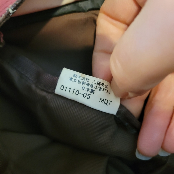 ๐RARE Blue Label Red Burberry NWOT in Mint Condition Shoulder Bag๐ - Picture 10 of 13